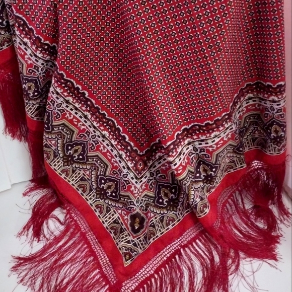 H & M SHAWL SCARF LONG RED FRINGE - Picture 1 of 6